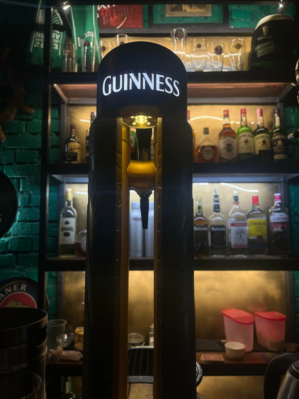 Пивной кран Guinness — классический чёрный стаут